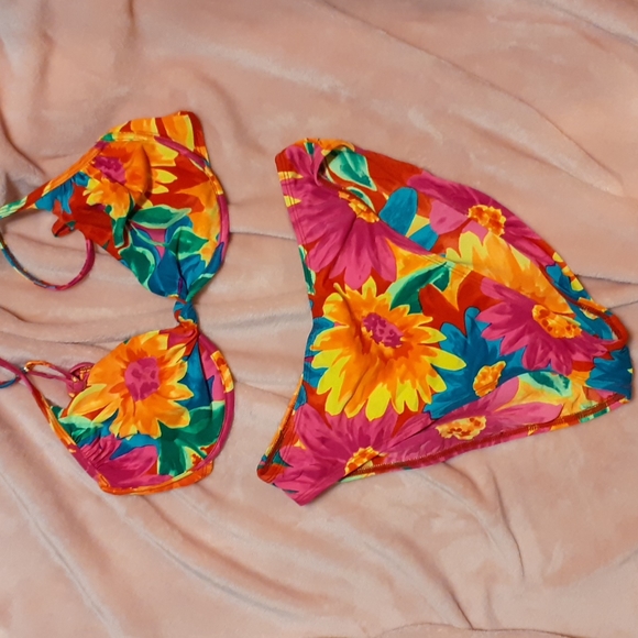 2 piece SWIMSUIT - Picture 1 of 7